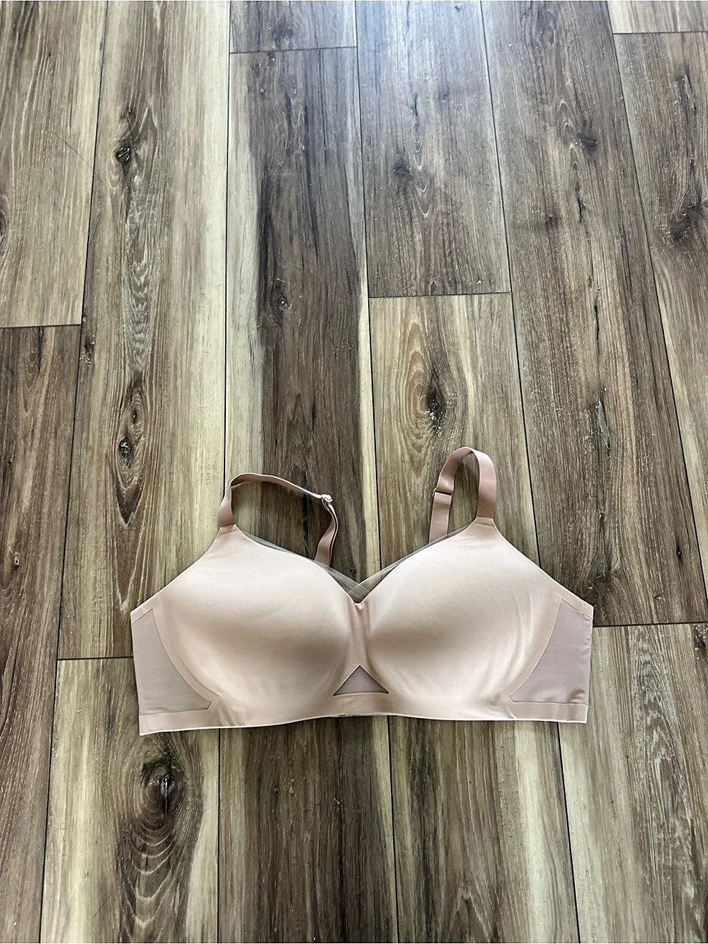 Honeylove womens nude CrossOver Bra Wireless Beige 44C - Picture 2 of 6